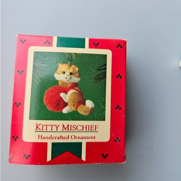 Vintage Hallmark Keepsake Kitty Mischief 1985 Vintage Holiday Christmas Ornament - Picture 1 of 2